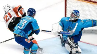 В столичном клубе объяснили “задержку“ зарплаты