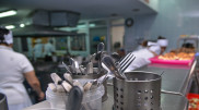 Что нашли в школьной столовой, где отравились более 400 детей