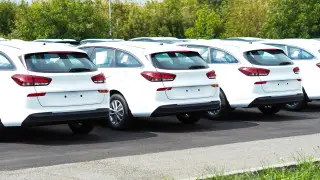 Продажи новых автомобилей снизились в Казахстане