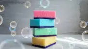 Почему губки для мытья посуды разного цвета - ответ вас удивит