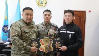 Променял перчатки на пожарный рукав: чемпион мира устроился в МЧС