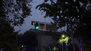 “Создают риск ДТП“: алматинцы возмутились работой таймеров на светофорах