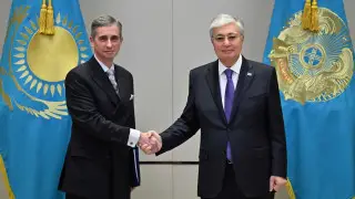 Токаев принял президента IACA