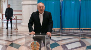 Нурсултан Назарбаев проголосовал на референдуме