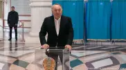 Нурсултан Назарбаев проголосовал на референдуме