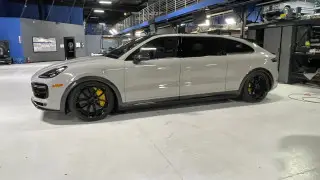 Марк Цукерберг спроектировал уникальный минивэн для жены