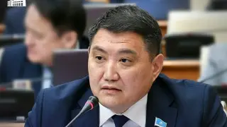 “Моя мама и я стали жертвами мошенничества“. Депутат Базарбек столкнулся с аферистами