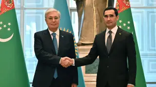 Токаев провел переговоры с президентом Туркменистана
