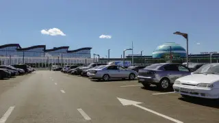 В аэропорту Астаны изменили решение по ценам на парковку