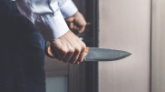 Приехал к бывшей жене и получил ножевое ранение: житель Шымкента объявлен в розыск