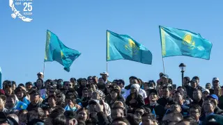 В День Республики в области Жетісу прошла церемония поднятия Государственного флага