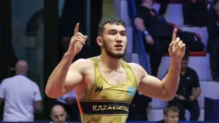 Казахстанцы допели гимн а капелла на чемпионате мира по борьбе
