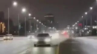 Водитель Lexus “пролетел“ по середине моста в Астане