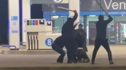 Вооруженные палками мужчины устроили драку в Уральске