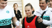 Отдала гонорар маме: трогательная история 14-летней чемпионки из аула