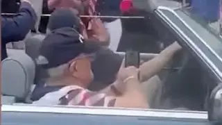 Бывший адвокат Трампа приехал голосовать на Mercedes-Benz 500SL, который прятал 4 года