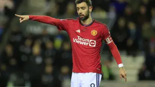 Лидер “Манчестер Юнайтед“ спас пассажира на борту самолета