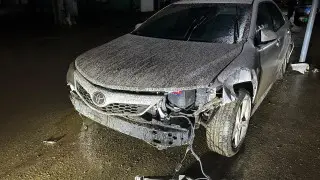 Авто влетело в кучу грунта: дорожников наказали в Алматинской области