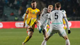 Сборная Казахстана осталась в меньшинстве в матче против Австрии