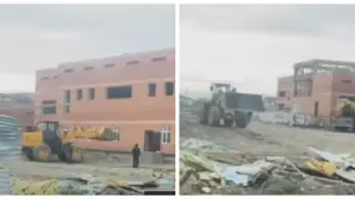 Задержали водителя, пытавшегося снести ворота строящейся школы в Атырау