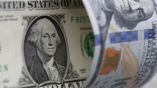 Курс доллара продолжает снижаться: ситуация на бирже