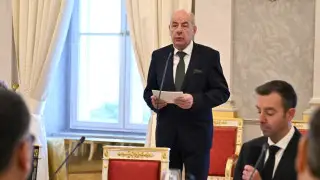 Президент Венгрии: “Алма“ на нашем языке тоже означает яблоко