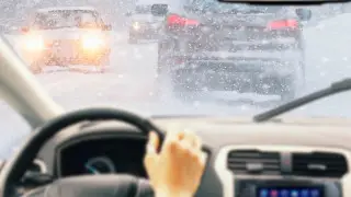 Участки нескольких трасс в Казахстане закрыли из-за гололеда и плохой видимости