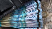 Пенсионер в ЗКО добровольно отдал мошенникам 100 миллионов тенге со своего депозита