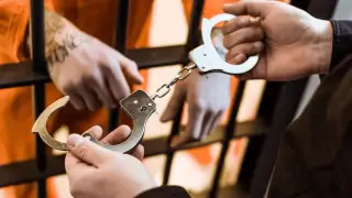 Казахстанец срезал браслет слежения и попал в колонию