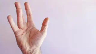 Ученые обнаружили связь между длиной безымянного пальца и тягой к алкоголю