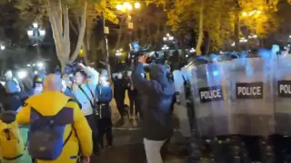 Столкновения протестующих с полицией происходят в Грузии