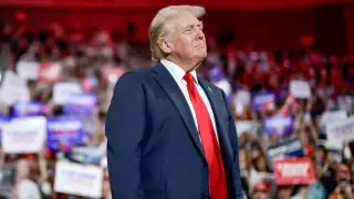 Трамп пригрозил странам БРИКС из-за планов по отказу от доллара