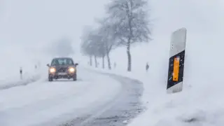 Движение на нескольких трассах ограничили в Казахстане