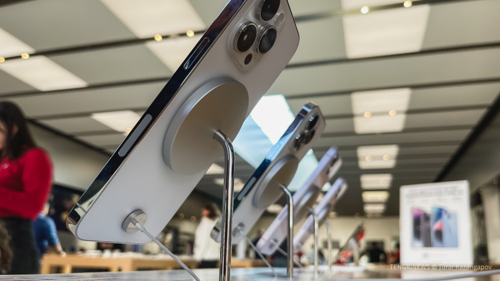 iPhone вырастут в цене? Прогноз вице-премьера