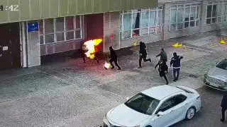 Самоподжог у здания акимата в Актау: что известно