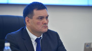 В Кыргызстане спецслужбы увезли на допрос главного налоговика