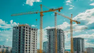 Бектенов заявил о нарушении закона в долевом строительстве