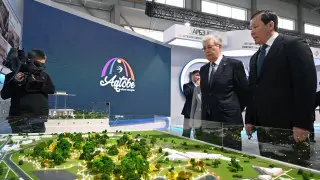 Инвестиции, строительство: Токаеву рассказали о развитии Актюбинской области