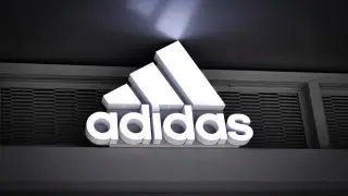 Обыски в офисах Adidas прошли в Германии