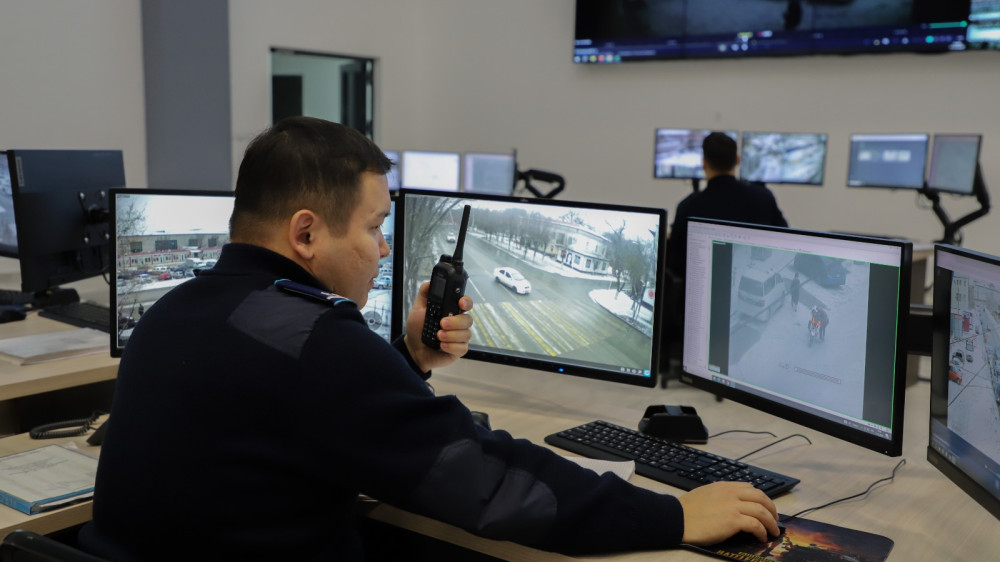 В Атырау полицейские выявили около 24 000 нарушений с помощью камер видеонаблюдения
