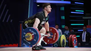 Казахстанец стал чемпионом мира по тяжелой атлетике