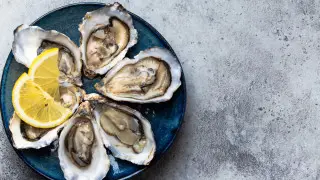 Не менее 80 человек отравились устрицами на светском мероприятии в США