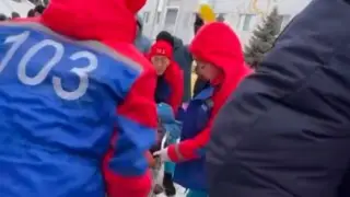 Две девочки потеряли сознание: дети пострадали при катании на горке в Костанае