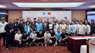 6 чемпионов Азии: казахстанские тяжелоатлеты лидируют в медальном зачете на чемпионате в Катаре