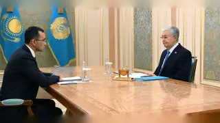 Президент Токаев принял спикера Сената Ашимбаева
