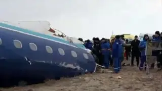 Самолет упал близ Актау: Azerbaijan Airlines прокомментировали ЧП