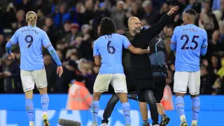 Никакого праздника: тренер “Манчестер Сити“ закрыл игроков на базе