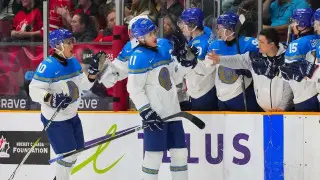 Сборная Казахстана покинула молодежный чемпионат мира по хоккею, проиграв все игры