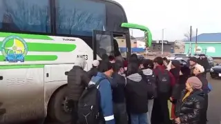 Казахстанке сломали руку в давке при посадке в автобус