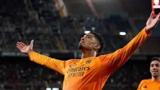 Звезда “Реала“ встречается с известной фанаткой “Барселоны“